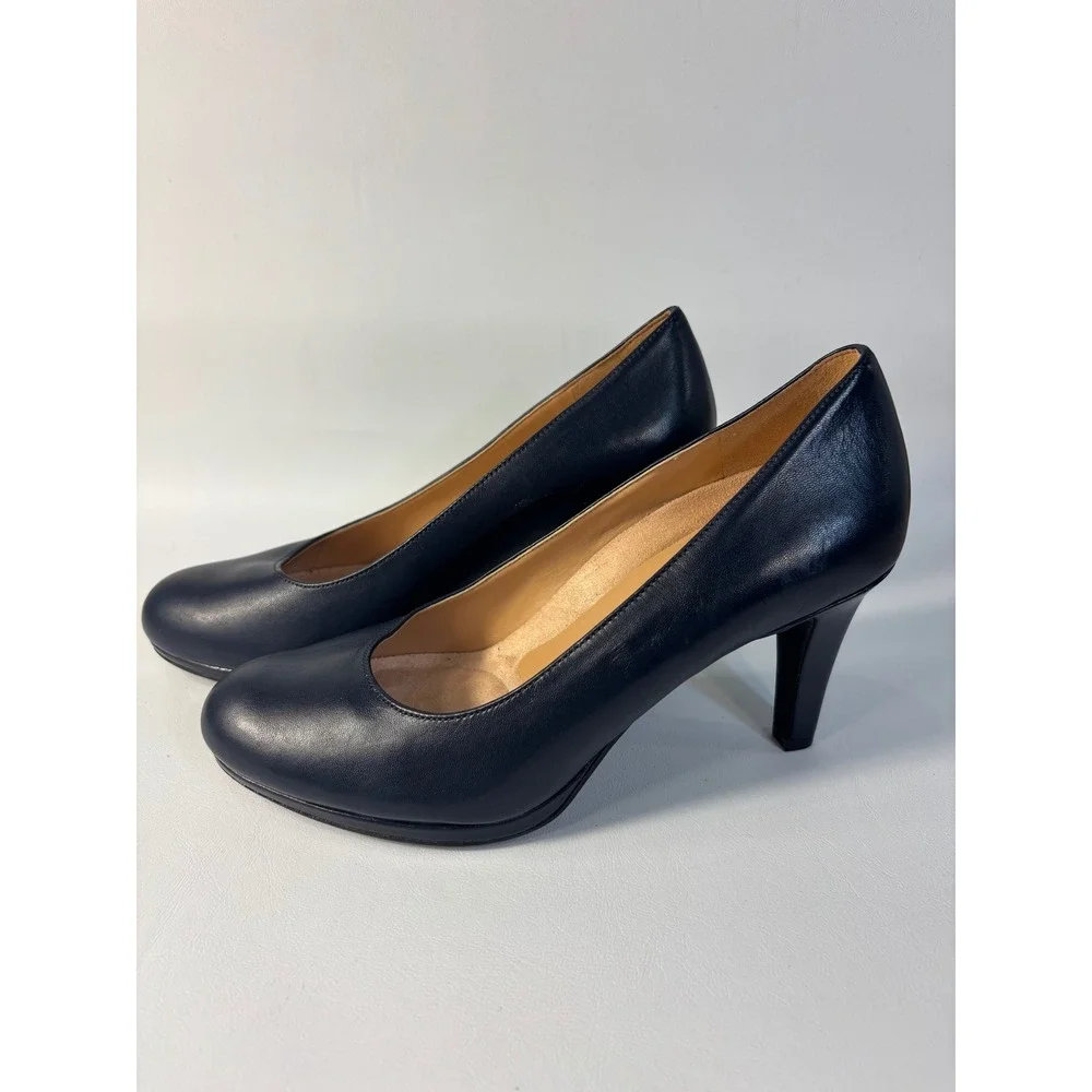 Naturalizer Navy Pump Size 7W